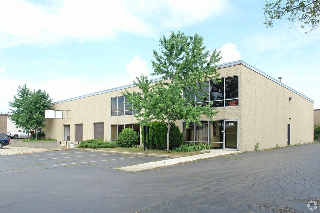1061 Waveland Avenue, Franklin Park, IL 60131