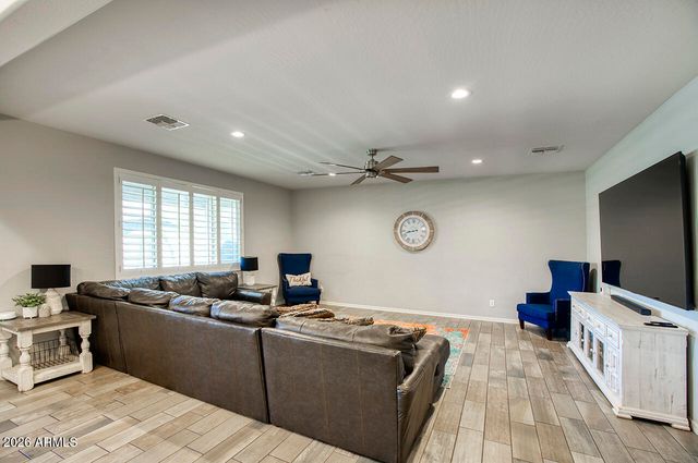 16094 W DESERT HILLS Drive, Surprise, AZ 85379