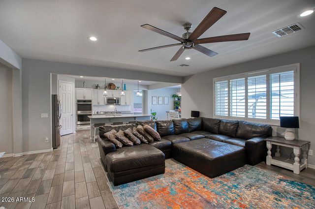 16094 W DESERT HILLS Drive, Surprise, AZ 85379