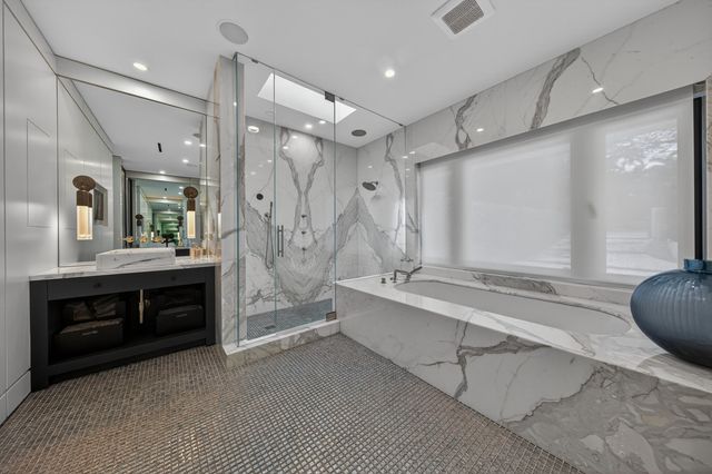 420 SE 17th Avenue, Fort Lauderdale, FL 33301