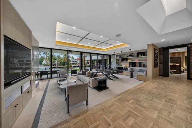 420 SE 17th Avenue, Fort Lauderdale, FL 33301