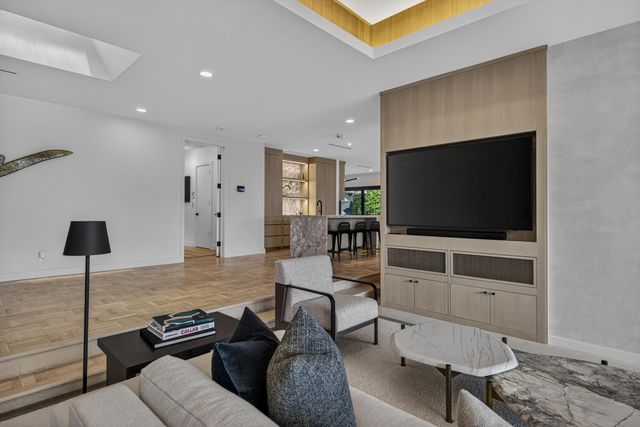 420 SE 17th Avenue, Fort Lauderdale, FL 33301