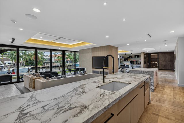 420 SE 17th Avenue, Fort Lauderdale, FL 33301