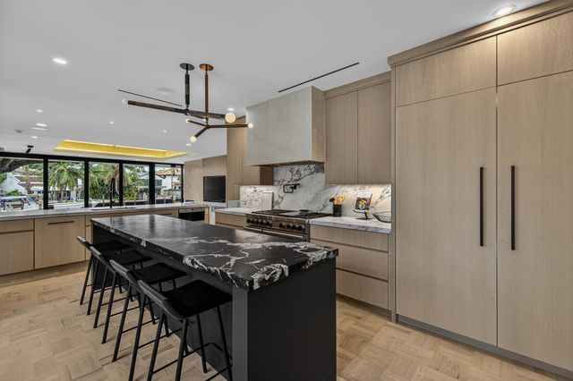 420 SE 17th Avenue, Fort Lauderdale, FL 33301