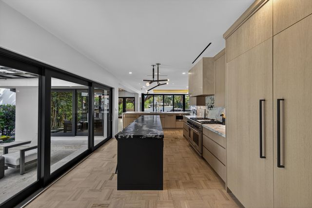 420 SE 17th Avenue, Fort Lauderdale, FL 33301