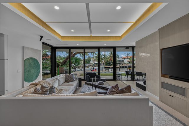 420 SE 17th Avenue, Fort Lauderdale, FL 33301