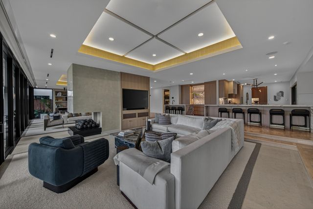 420 SE 17th Avenue, Fort Lauderdale, FL 33301