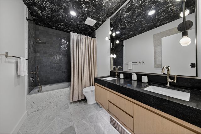 420 SE 17th Avenue, Fort Lauderdale, FL 33301