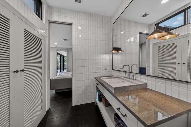 420 SE 17th Avenue, Fort Lauderdale, FL 33301