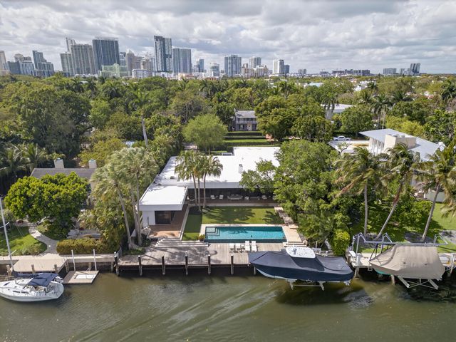 420 SE 17th Avenue, Fort Lauderdale, FL 33301