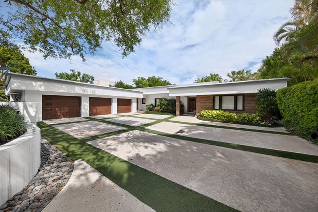 420 SE 17th Avenue, Fort Lauderdale, FL 33301