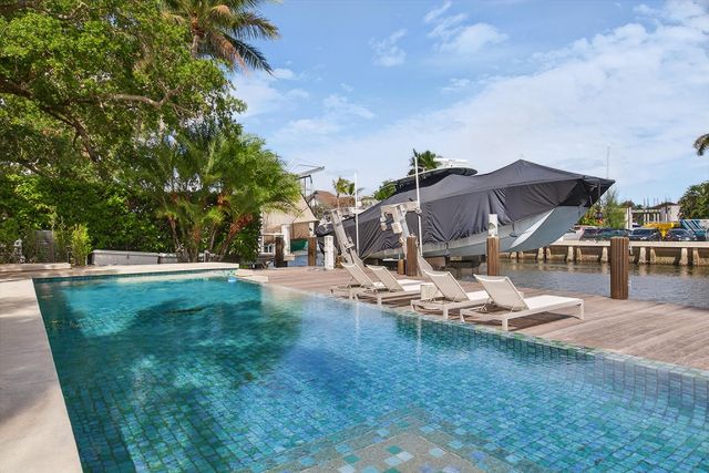 420 SE 17th Avenue, Fort Lauderdale, FL 33301