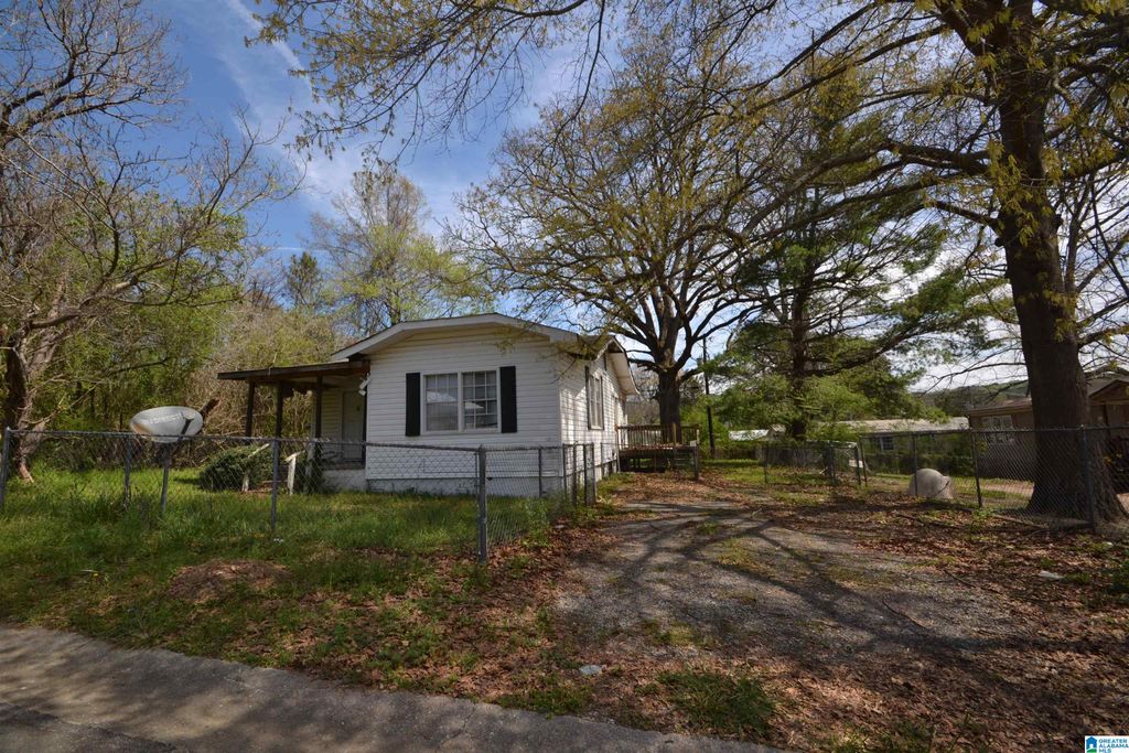 512 6TH STREET, Docena, AL 35060