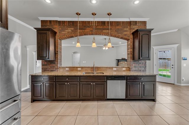 709 SW Barn Valley Road, Bentonville, AR 72712