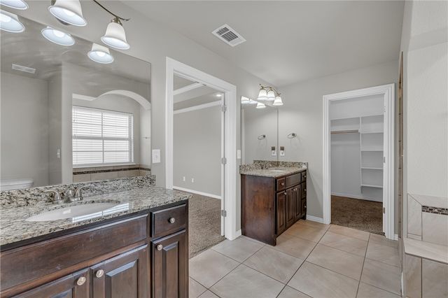 709 SW Barn Valley Road, Bentonville, AR 72712