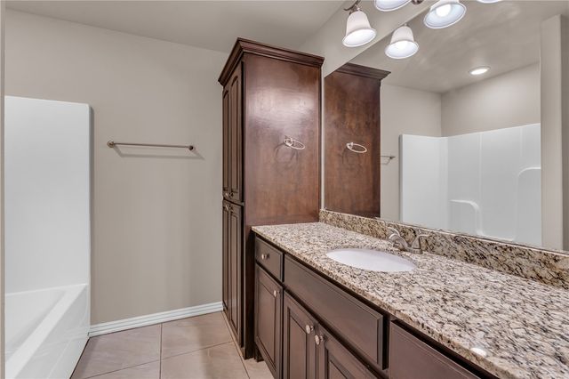 709 SW Barn Valley Road, Bentonville, AR 72712