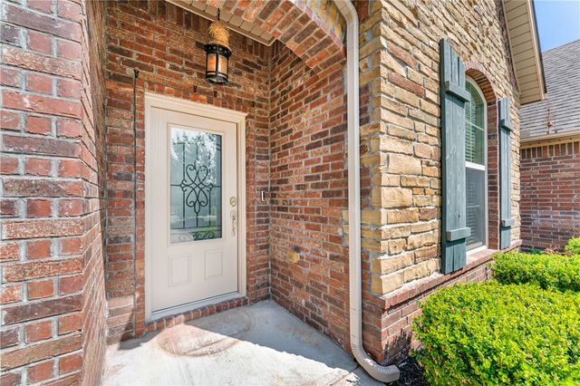 709 SW Barn Valley Road, Bentonville, AR 72712