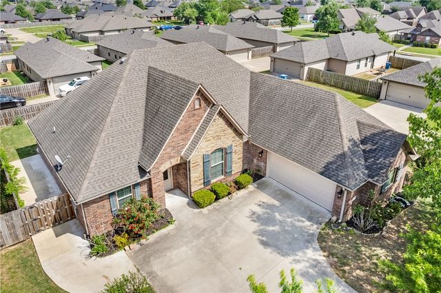 709 SW Barn Valley Road, Bentonville, AR 72712
