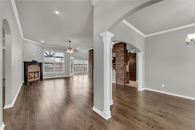 709 SW Barn Valley Road, Bentonville, AR 72712