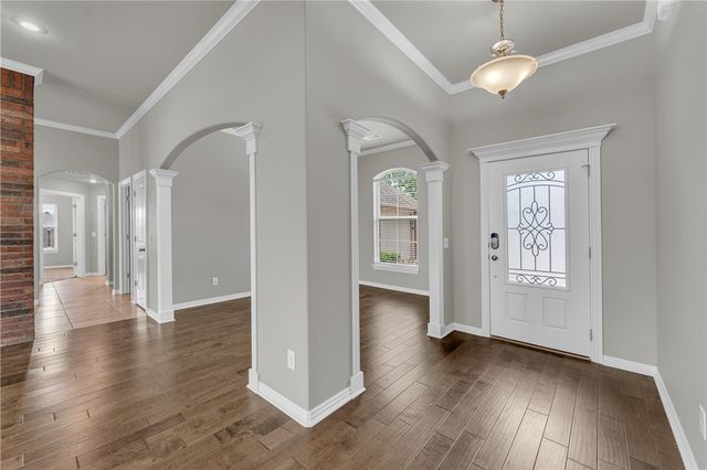 709 SW Barn Valley Road, Bentonville, AR 72712