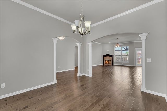 709 SW Barn Valley Road, Bentonville, AR 72712