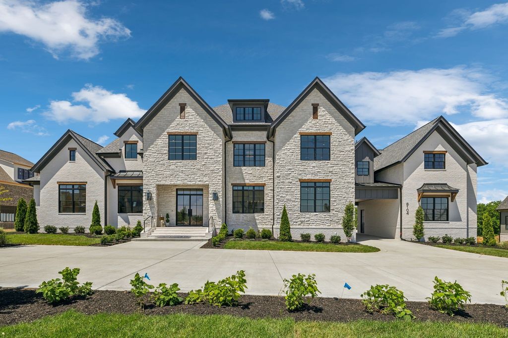 8104 Turning Point Dr, Brentwood, TN 37027