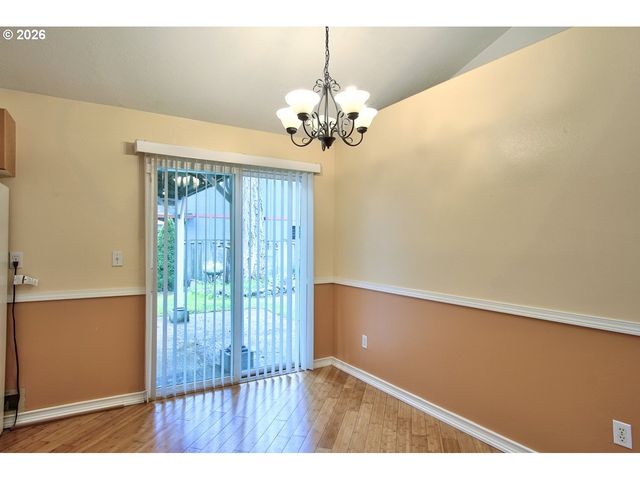 302 Nw SADIE Ct, Hillsboro, OR 97124