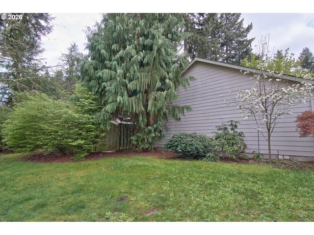 302 Nw SADIE Ct, Hillsboro, OR 97124