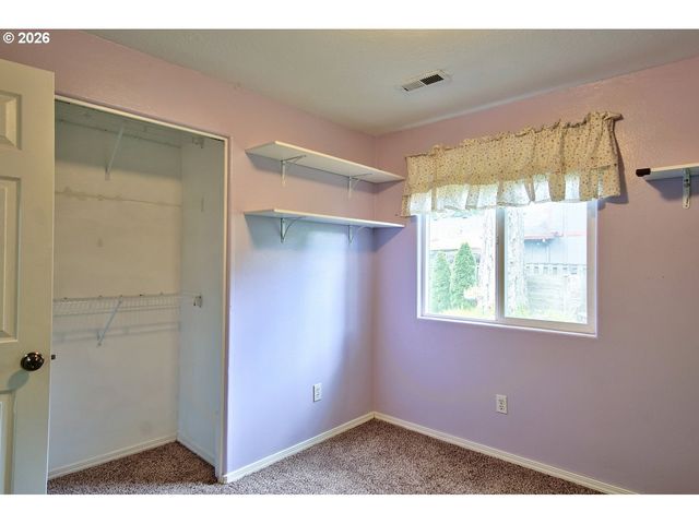 302 Nw SADIE Ct, Hillsboro, OR 97124