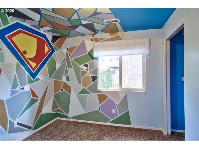 302 Nw SADIE Ct, Hillsboro, OR 97124