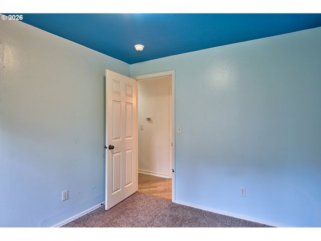 302 Nw SADIE Ct, Hillsboro, OR 97124