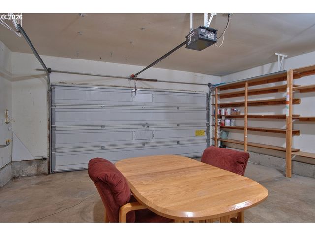 302 Nw SADIE Ct, Hillsboro, OR 97124