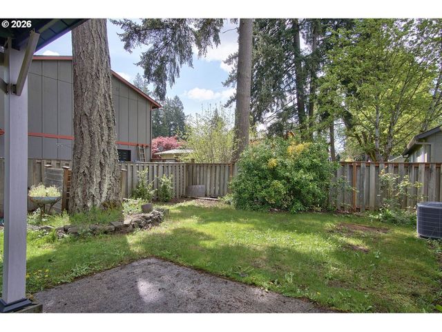 302 Nw SADIE Ct, Hillsboro, OR 97124