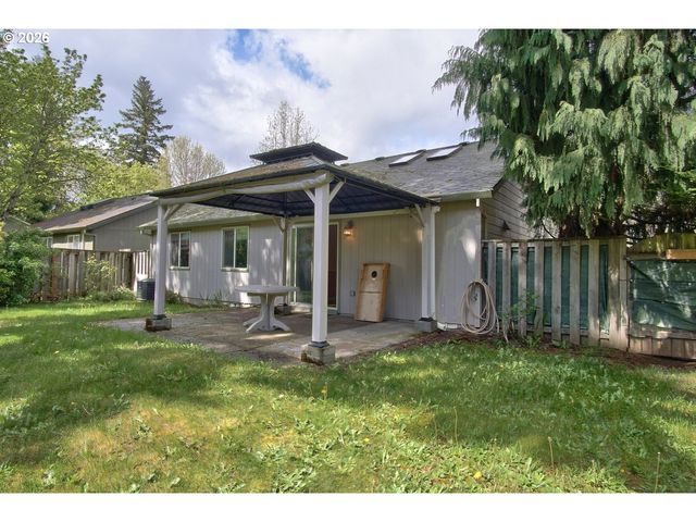 302 Nw SADIE Ct, Hillsboro, OR 97124