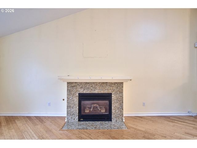 302 Nw SADIE Ct, Hillsboro, OR 97124