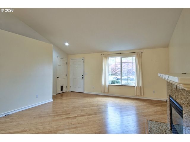 302 Nw SADIE Ct, Hillsboro, OR 97124