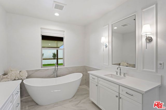 13503 Stonethwaite Lane, Bakersfield, CA 93311