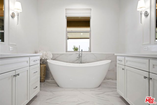 13503 Stonethwaite Lane, Bakersfield, CA 93311