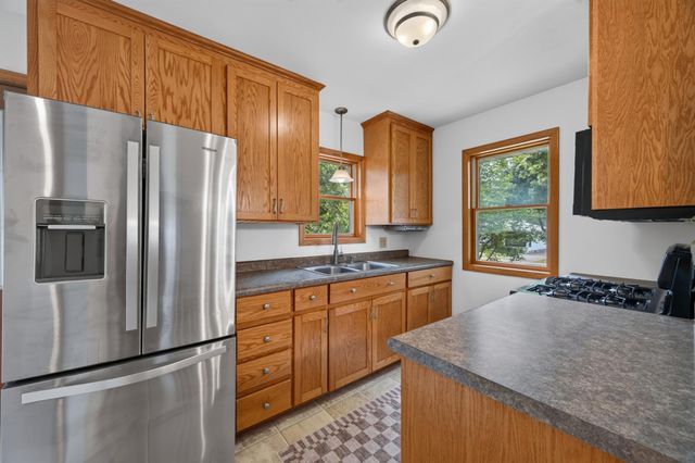 2093 Sherwood Avenue, Saint Paul, MN 55119