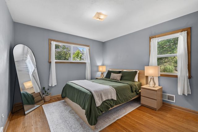 2093 Sherwood Avenue, Saint Paul, MN 55119