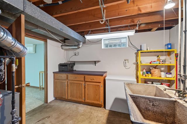 2093 Sherwood Avenue, Saint Paul, MN 55119
