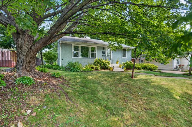 2093 Sherwood Avenue, Saint Paul, MN 55119