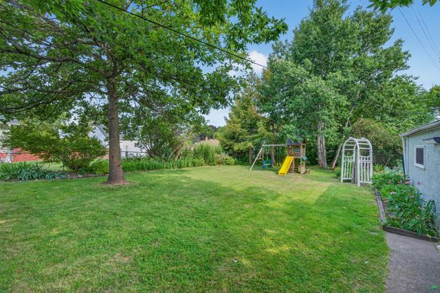 2093 Sherwood Avenue, Saint Paul, MN 55119