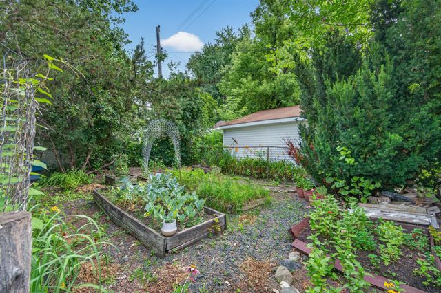 2093 Sherwood Avenue, Saint Paul, MN 55119