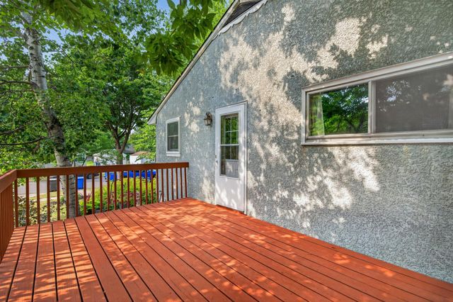 2093 Sherwood Avenue, Saint Paul, MN 55119