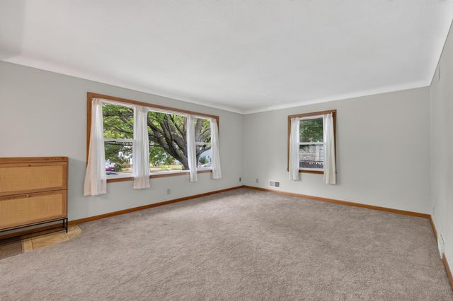 2093 Sherwood Avenue, Saint Paul, MN 55119