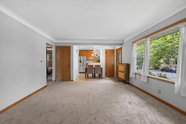 2093 Sherwood Avenue, Saint Paul, MN 55119