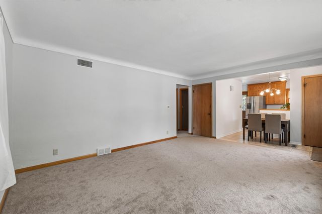 2093 Sherwood Avenue, Saint Paul, MN 55119