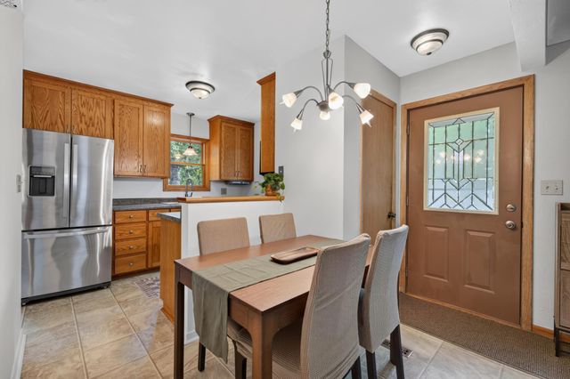 2093 Sherwood Avenue, Saint Paul, MN 55119