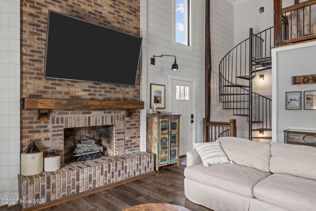 Image 12 of property listing at 125 Loblolly Drive, Atlantic Beach, NC 28512